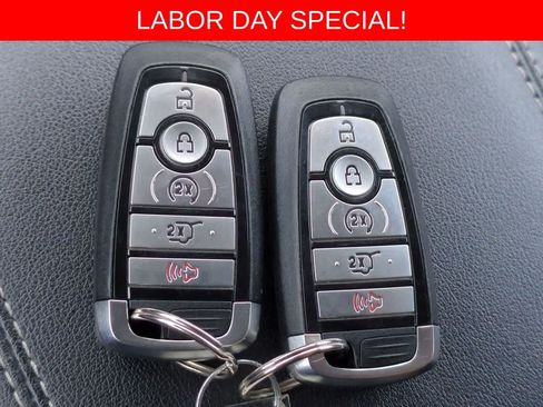 Used 2022 Ford Edge Titanium w/ Equipment Group 301A AWD/4WD image 34