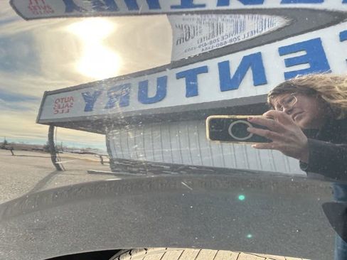 Used 2022 GMC Yukon XL SLT image 11