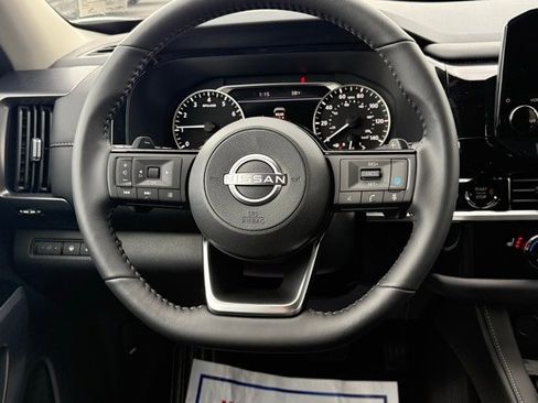 New 2025 Nissan Pathfinder SL image 23