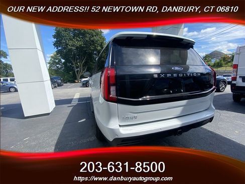 Used 2025 Ford Expedition Active AWD/4WD image 6