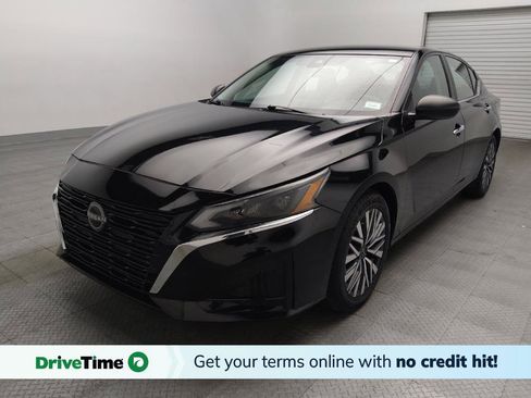 Used 2024 Nissan Altima 2.5 SV FWD image 1