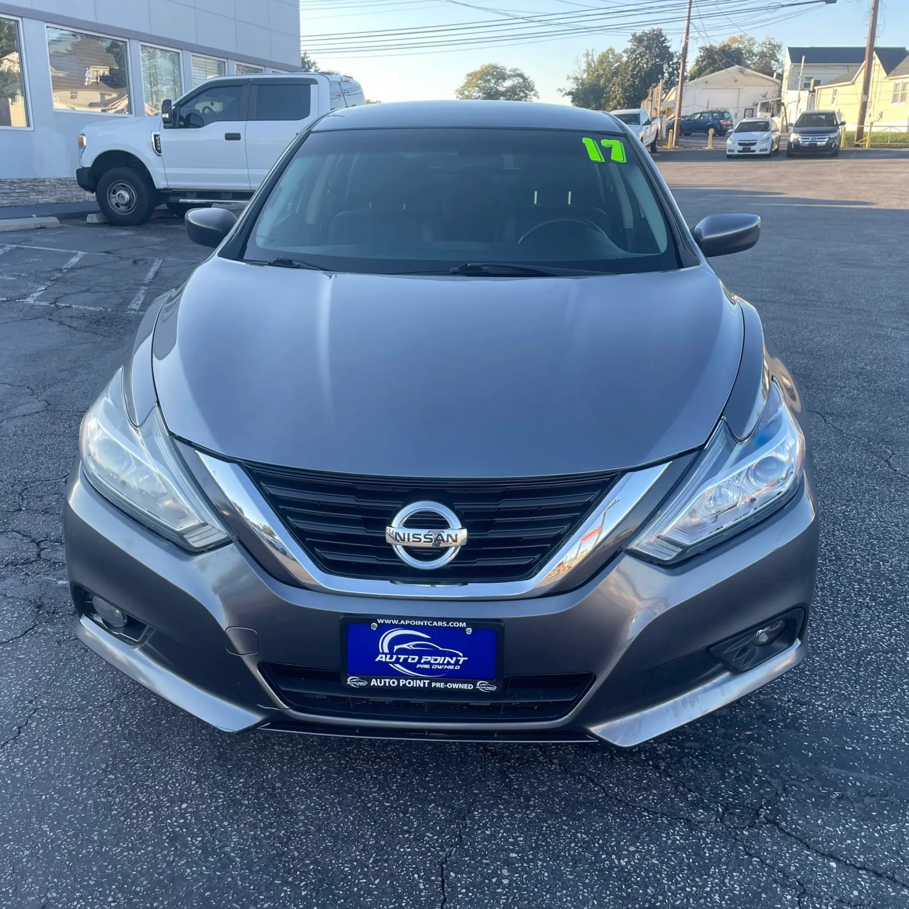 Used 2017 Nissan Altima 2.5 SV FWD image 2