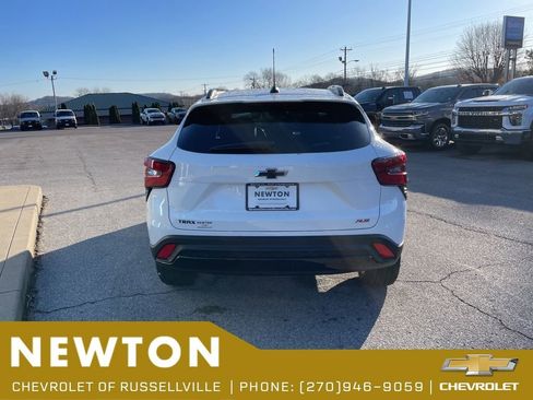 New 2026 Chevrolet Trax RS w/ Sunroof Package FWD image 48