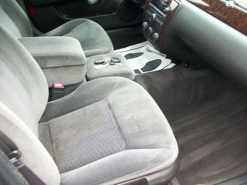 Used 2014 Chevrolet Impala Limited LS image 9