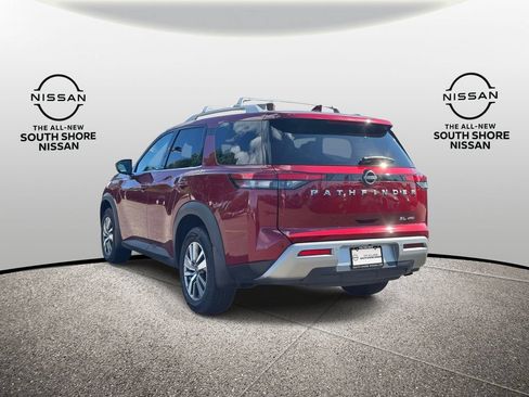 Used 2022 Nissan Pathfinder SL AWD/4WD image 7