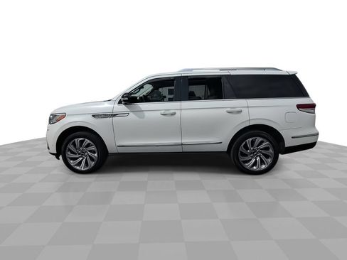 Used 2024 Lincoln Navigator Premiere AWD/4WD image 5