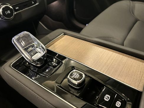 Used 2026 Volvo XC90 B6 Plus w/ Protection Package Premier image 19