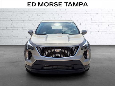 Used 2023 Cadillac XT4 Luxury w/ Cold Weather Package FWD image 6