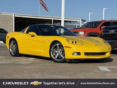 Used 2008 Chevrolet Corvette Coupe w/ Preferred Equipment Group RWD image 2