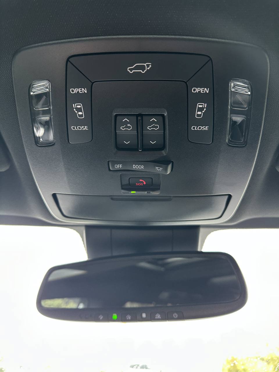 Used 2026 Toyota Sienna XSE AWD/4WD image 47