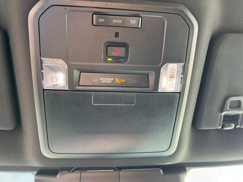 Used 2025 Toyota Tacoma SR image 19