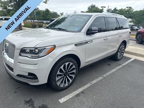 Used 2024 Lincoln Navigator Reserve AWD/4WD image 1