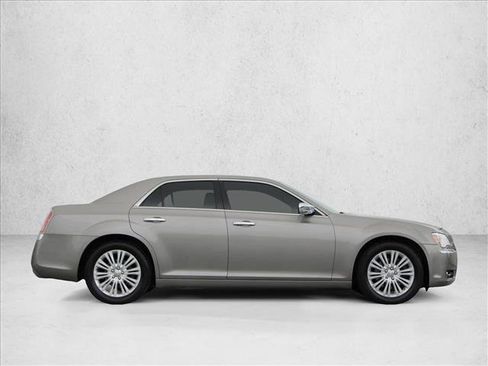 Used 2014 Chrysler 300 C AWD/4WD image 6