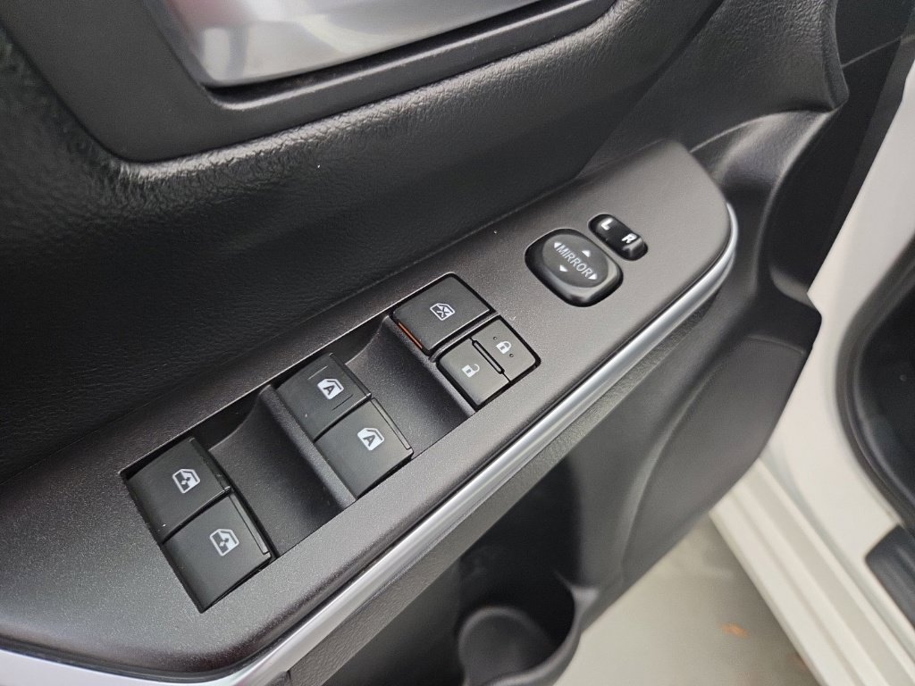 Used 2016 Toyota Camry SE FWD image 23