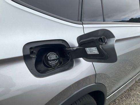 Used 2019 Volkswagen Tiguan SEL Premium R-Line image 22