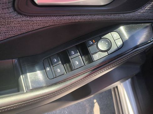 Used 2023 Nissan Rogue SV FWD image 13