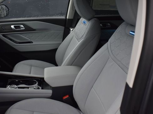 New 2026 Ford Explorer Platinum w/ LUX Leather Package image 7