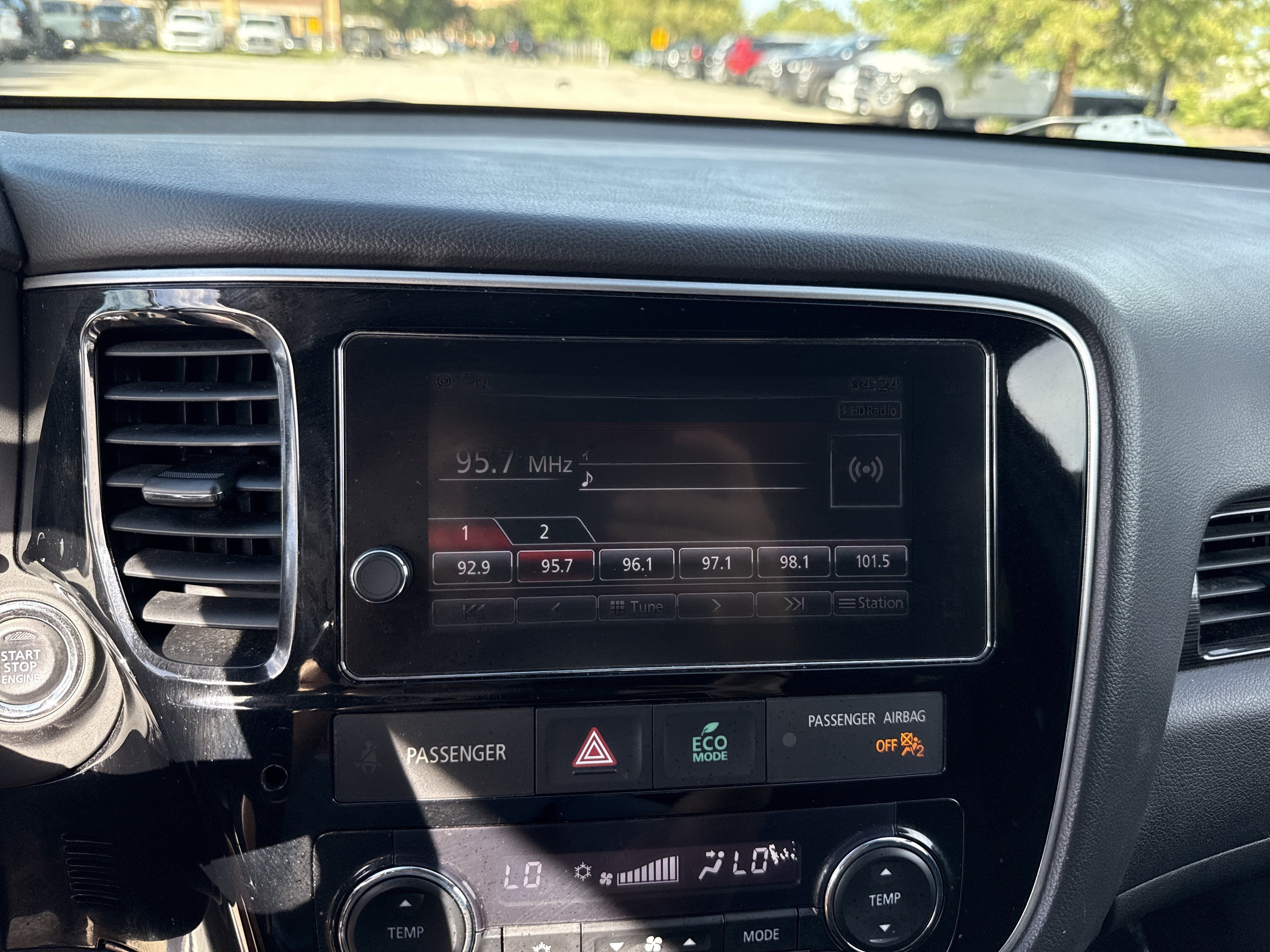 Used 2018 Mitsubishi Outlander LE AWD/4WD image 22