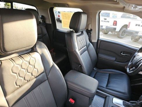 Used 2024 Nissan Frontier SL w/ Technology Package image 12