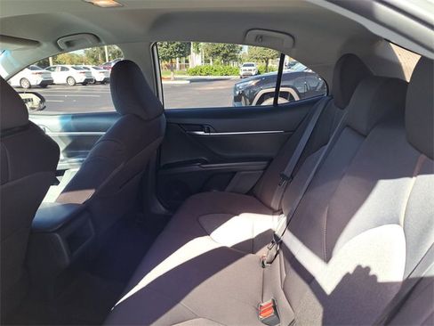 Used 2020 Toyota Camry LE image 11