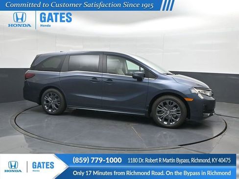 New 2026 Honda Odyssey Touring image 1