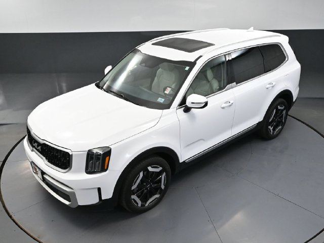 Used 2024 Kia Telluride EX w/ EX Captain's Chair Package AWD/4WD image 56