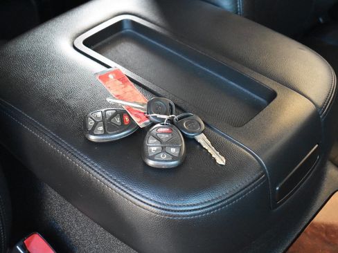 Used 2012 Chevrolet Tahoe LTZ image 60