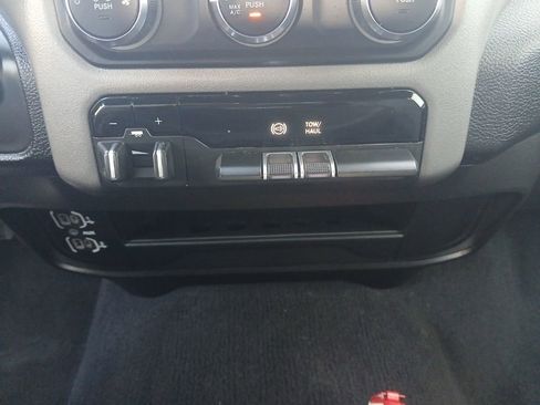 Used 2024 RAM 3500 Big Horn image 28