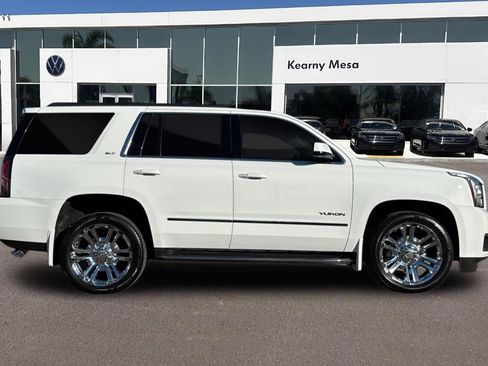 Used 2017 GMC Yukon SLT w/ Premium Edition image 3