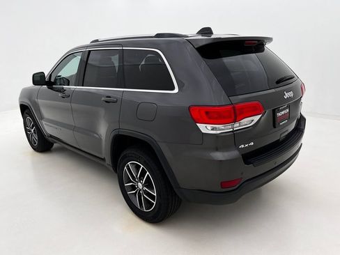 Used 2018 Jeep Grand Cherokee Laredo AWD/4WD image 9