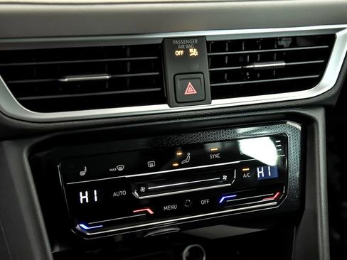 New 2026 Volkswagen Taos SE AWD/4WD image 16