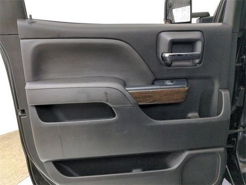 Used 2019 GMC Sierra 3500 Denali image 37