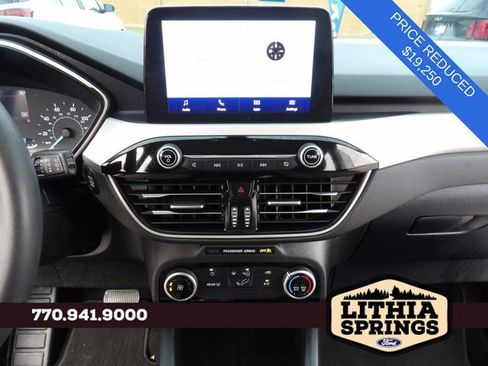 Certified 2022 Ford Escape SE image 12