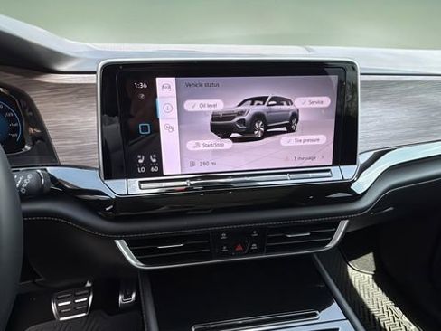 Used 2024 Volkswagen Atlas SEL Premium R-Line image 25