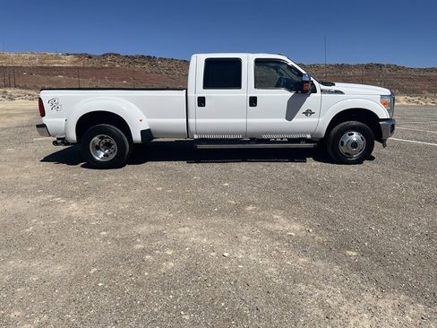 Used 2015 Ford F350 XLT w/ XLT Premium Package image 2