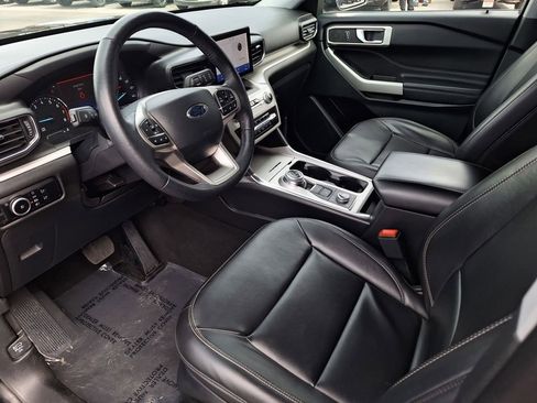 Used 2024 Ford Explorer XLT w/ Equipment Group 202A AWD/4WD image 10