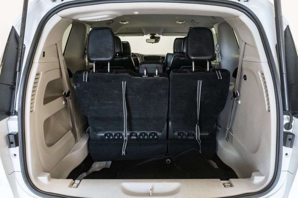 Certified 2024 Chrysler Pacifica Touring-L FWD image 31