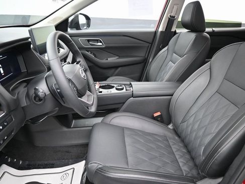 Used 2025 Nissan Rogue Platinum w/ Platinum Premium Package image 26