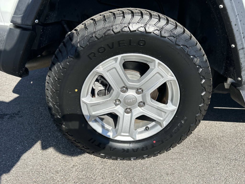 Used 2021 Jeep Wrangler Sport AWD/4WD image 19