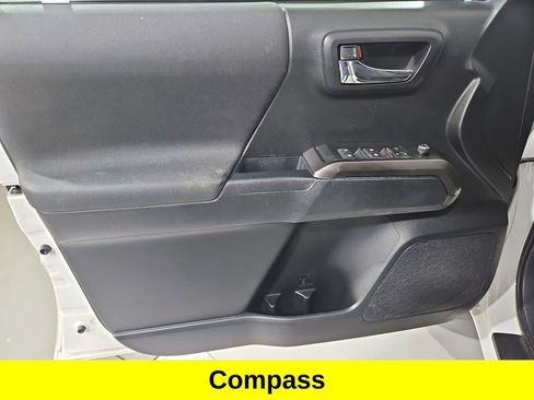 Used 2018 Toyota Tacoma TRD Off-Road image 10