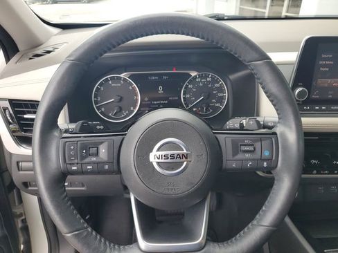 Certified 2021 Nissan Rogue SV w/ Premium Package FWD image 19