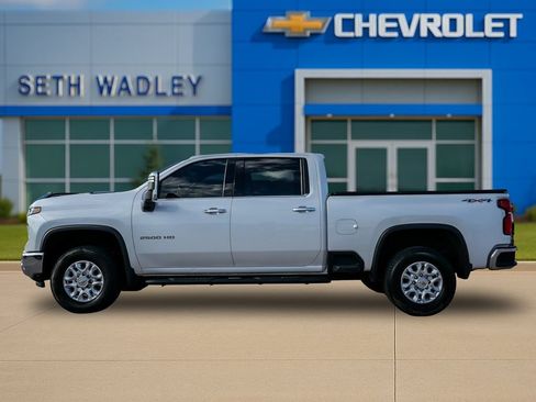 Used 2024 Chevrolet Silverado 2500 LTZ w/ LTZ Convenience Package AWD/4WD image 4