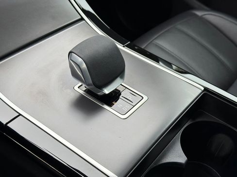 Used 2024 Land Rover Range Rover Evoque Dynamic SE image 31