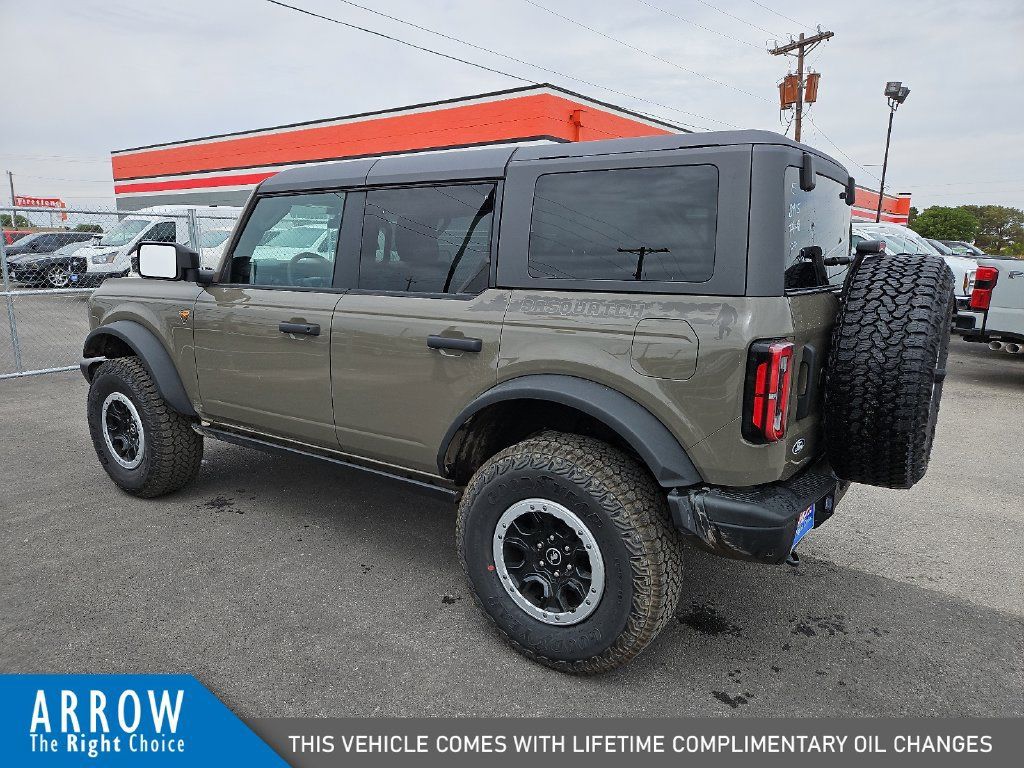 New 2026 Ford Bronco Badlands w/ Sasquatch Package AWD/4WD image 8