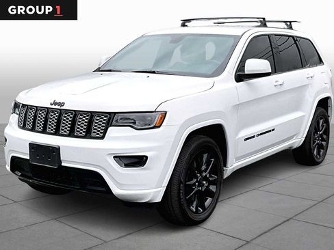 Used 2022 Jeep Grand Cherokee Laredo X image 1