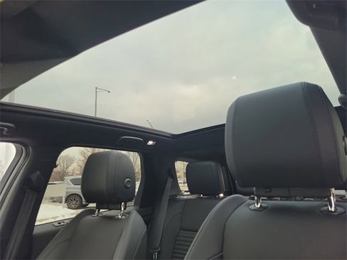 Used 2025 Land Rover Discovery Sport Dynamic SE image 21