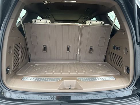 Used 2025 GMC Yukon Denali w/ Sun & Power Step Package image 33