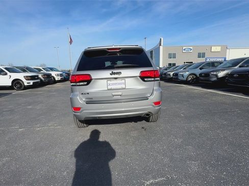 Used 2021 Jeep Grand Cherokee Laredo X image 7