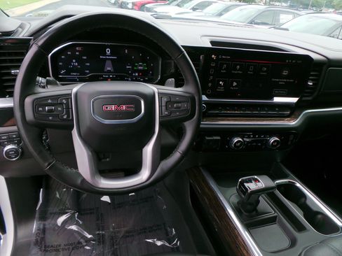 Used 2024 GMC Sierra 1500 Elevation w/ Elevation Premium Package AWD/4WD image 34
