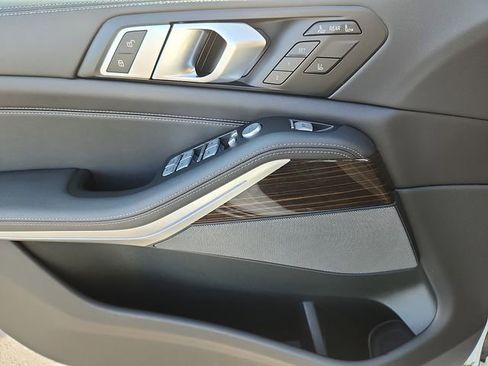 Certified 2024 BMW X7 xDrive40i w/ Premium Package image 14